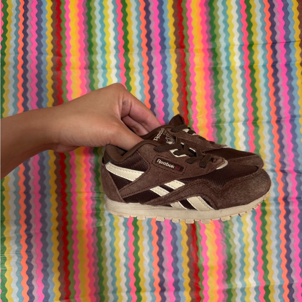 Reebok Kids Brown and Cream Classic Sneakers size 7 - Picture 2 of 5